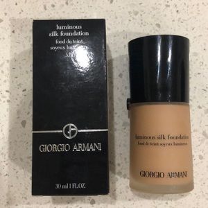 Giorgio Armani Luminous Silk Foundation